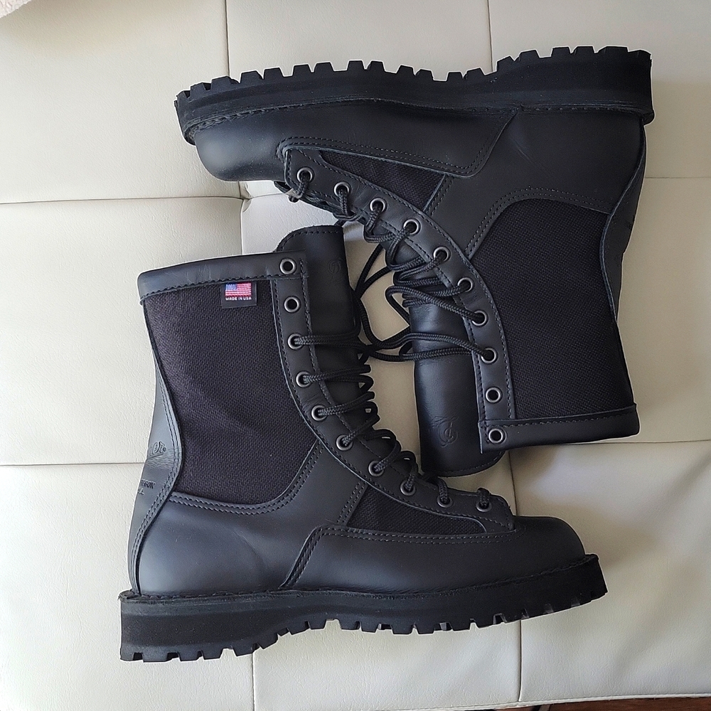 DANNER WOMEN'S BOOTS NEW Without tags size 8